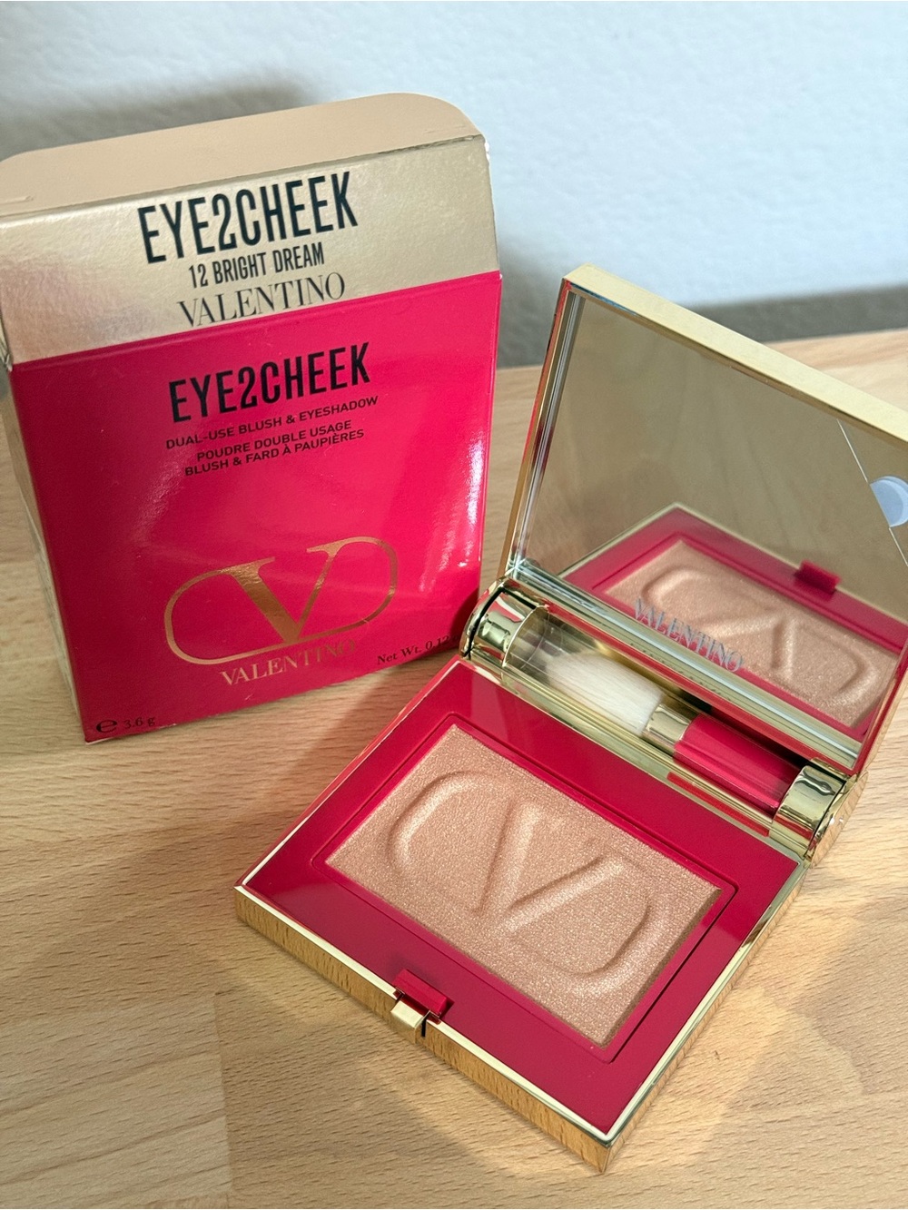 Valentino EYE2CHEEK Dual-Use Blush & Eyeshadow- 12 Bright Dream - Picture 2 of 7